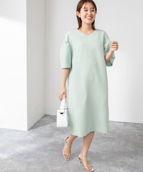 NOLLEY’S(ノーリーズ)の「◇【WEB限定】フクレジャガードギャザースリーブコクーンワンピース(ワンピース・レディース・オフホワイト/ネイビー/サックスブルー/イエロー・36/38)」の12枚目の写真