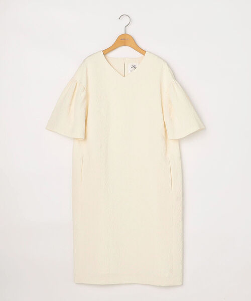 NOLLEY’S(ノーリーズ)の「◇【WEB限定】フクレジャガードギャザースリーブコクーンワンピース(ワンピース・レディース・オフホワイト/ネイビー/サックスブルー/イエロー・36/38)」の17枚目の写真
