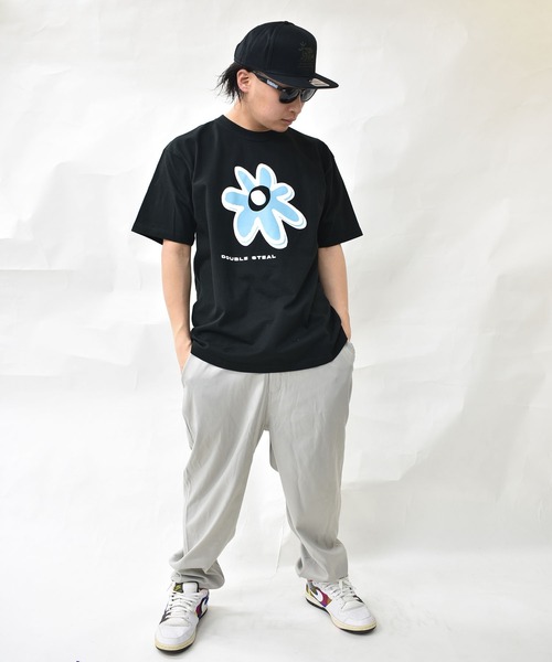 DOUBLE STEAL(ダブルスティール)の「BIGフラワー ヘビーウェイトTシャツ(Tシャツ/カットソー・メンズ・ホワイト/ブラック/ブルー・MEDIUM/XX-LARGE/X-LARGE/LARGE)」の9枚目の写真