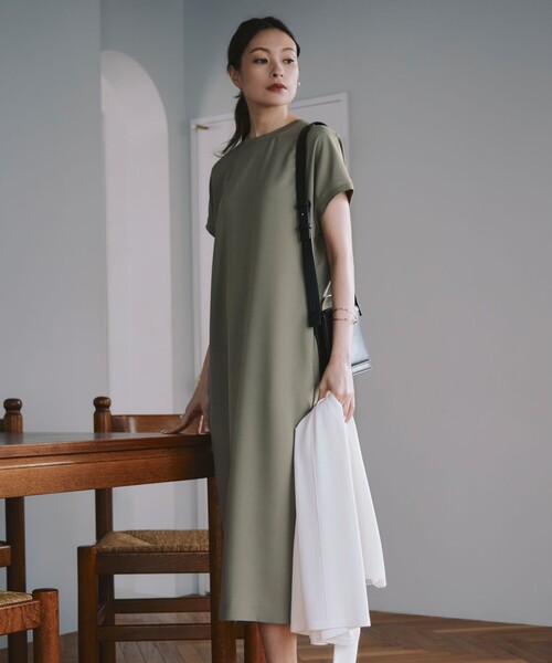 ICB(アイシービー)の「【接触冷感・UVケア・速乾・洗える】FluidBackSatin ワンピース(ワンピース・レディース・カーキ系/スカイブルー系/ネイビー系/ライトイエロー系/ブラック系・2/4/6/0)」の3枚目の写真