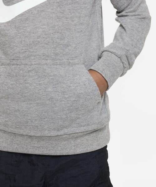 NIKE(ナイキ)の「ナイキ クラブ フレンチ テリー プルオーバー ベビーパーカー / Nike Club French Terry Pullover Toddler Hoodie<90-100cm 展開>(パーカー・キッズ・ブラック/ヘザーグレー・90/95/100)」の13枚目の写真