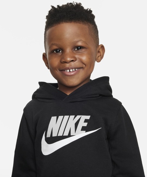 NIKE(ナイキ)の「ナイキ クラブ フレンチ テリー プルオーバー ベビーパーカー / Nike Club French Terry Pullover Toddler Hoodie<90-100cm 展開>(パーカー・キッズ・ブラック/ヘザーグレー・90/95/100)」の5枚目の写真