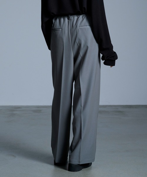 Loose/ルース（ルース）の「ドレープ ワイドストレートスラックス【セットアップ対応】（スラックス・メンズ・グレイッシュブルー/アッシュグレー/ブラック/オフホワイト・S/M/L）」の7枚目の写真