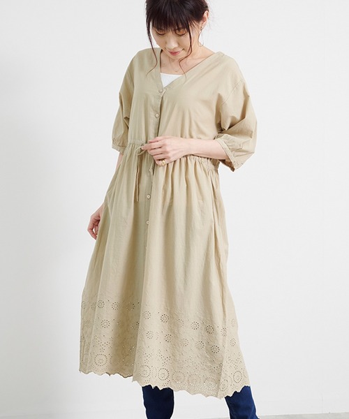 Fizz（フィズ）の「【Fizz/フィズ】　綿キャンブリック　スカラップレースガウンワンピース（ワンピース・レディース・オフホワイト/ダークブルー/グレイッシュベージュ/ブラック・M）」の6枚目の写真