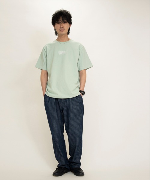 UNIVERSAL OVERALL（ユニバーサルオーバーオール）の「ユニバーサルオーバーオール ロゴTシャツ / プリントTシャツ / CENTER LOGO TEE（Tシャツ/カットソー・メンズ・オートミール/ライトグリーン/ブラック/ホワイト/ミント・XL/L/M/S）」の8枚目の写真