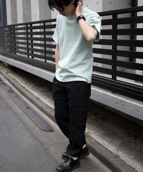 UNIVERSAL OVERALL（ユニバーサルオーバーオール）の「ユニバーサルオーバーオール ロゴTシャツ / プリントTシャツ / CENTER LOGO TEE（Tシャツ/カットソー・メンズ・オートミール/ライトグリーン/ブラック/ホワイト/ミント・XL/L/M/S）」の16枚目の写真