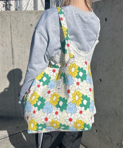 セール】【A4収納可】花柄総柄トートバッグ（トートバッグ