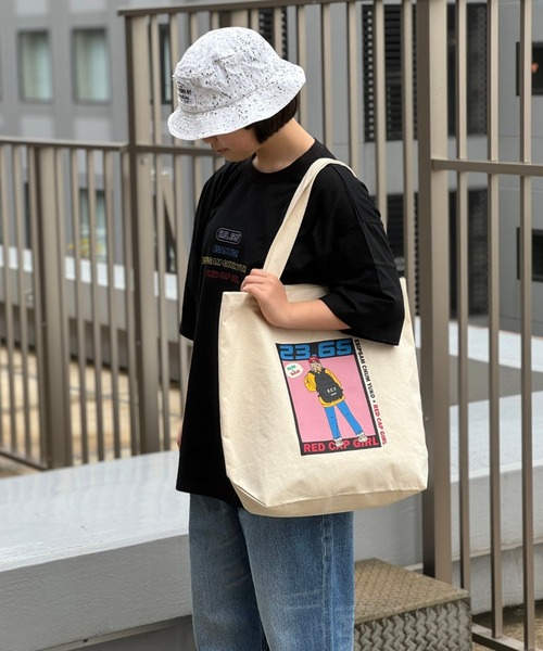 23.65(イーシプサムチョンユクオ)の「23.65/イーシプサムチョンユクオ 23.65×RED CAP GIRL キャンバストート(トートバッグ・メンズ・アイボリー/C/D/B/A・FREE)」の17枚目の写真
