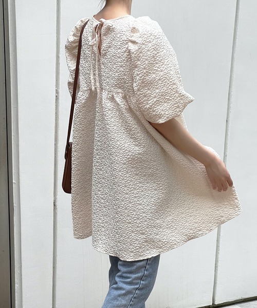 Lamoa(ラモア)の「【Lamoa】/エンボスティアードミニワンピース(ワンピース・レディース・オフホワイト/ブラック/サックスブルー・MEDIUM)」の5枚目の写真