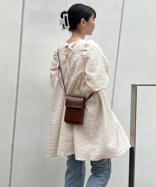 Lamoa(ラモア)の「【Lamoa】/エンボスティアードミニワンピース(ワンピース・レディース・オフホワイト/ブラック/サックスブルー・MEDIUM)」の6枚目の写真