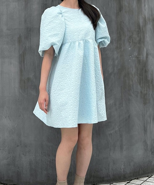 Lamoa(ラモア)の「【Lamoa】/エンボスティアードミニワンピース(ワンピース・レディース・オフホワイト/ブラック/サックスブルー・MEDIUM)」の10枚目の写真