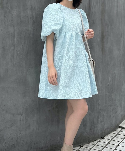 Lamoa(ラモア)の「【Lamoa】/エンボスティアードミニワンピース(ワンピース・レディース・オフホワイト/ブラック/サックスブルー・MEDIUM)」の13枚目の写真