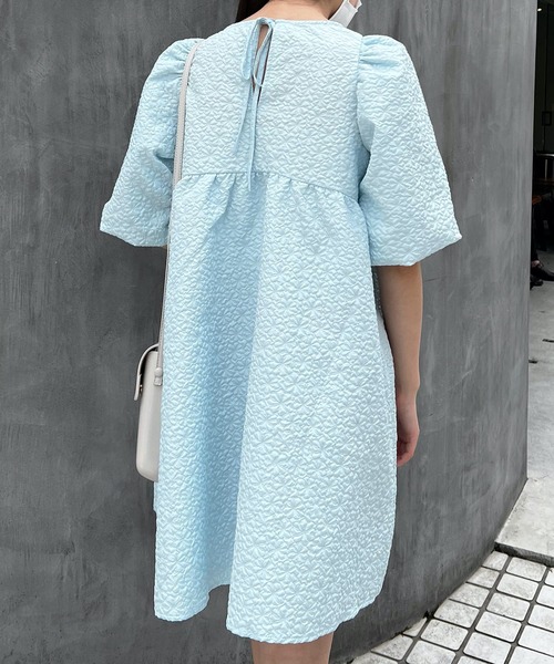 Lamoa(ラモア)の「【Lamoa】/エンボスティアードミニワンピース(ワンピース・レディース・オフホワイト/ブラック/サックスブルー・MEDIUM)」の16枚目の写真