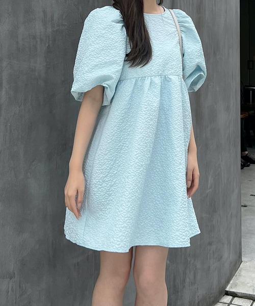 Lamoa(ラモア)の「【Lamoa】/エンボスティアードミニワンピース(ワンピース・レディース・オフホワイト/ブラック/サックスブルー・MEDIUM)」の15枚目の写真