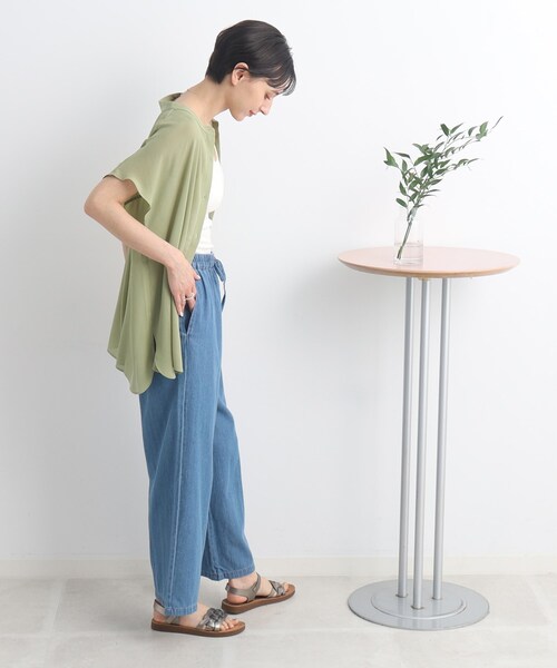 Cutie Blonde(キューティーブロンド)の「◆【ヘルシーなシアー感】前開きバンドカラーシャツ(シャツ/ブラウス・レディース・ホワイト系/ブラック/黄緑系・01/02/03)」の16枚目の写真