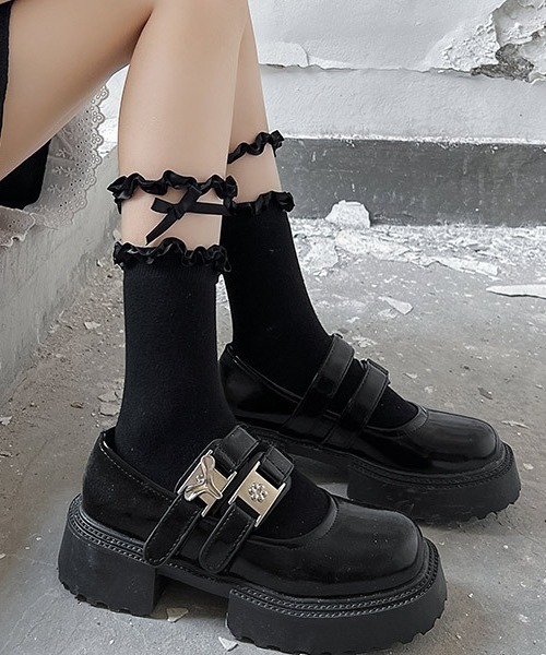 Fun & Daily(ファンアンドデイリー)の「F&D : リボン&フリルソックス(ソックス/靴下・レディース・ブラック/ホワイト・FREE)」の5枚目の写真