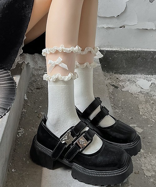 Fun & Daily(ファンアンドデイリー)の「F&D : リボン&フリルソックス(ソックス/靴下・レディース・ブラック/ホワイト・FREE)」の6枚目の写真