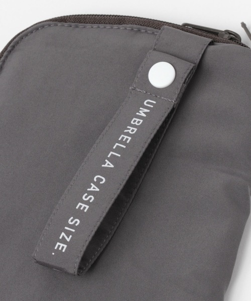 LAKOLE（ラコレ）の「シンプル折り畳み傘ケース / 963783（折りたたみ傘・レディース・チャコール/アイボリー・FREE）」の5枚目の写真