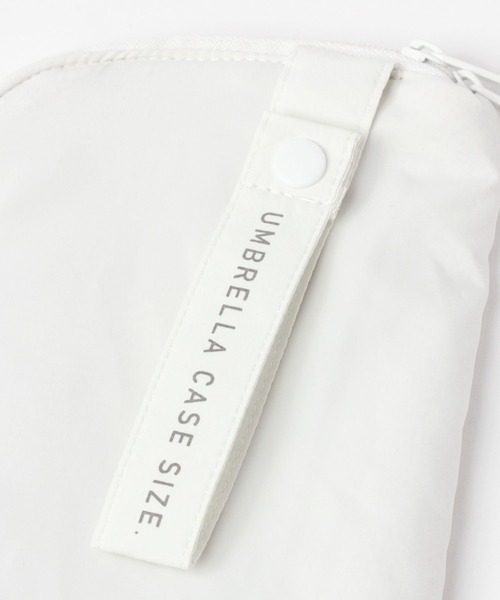 LAKOLE（ラコレ）の「シンプル折り畳み傘ケース / 963783（折りたたみ傘・レディース・チャコール/アイボリー・FREE）」の3枚目の写真