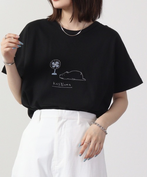 Emago(イマゴ)の「EMAGO 夏休みのカバドルマンT 半袖(Tシャツ/カットソー・レディース・ブラック/ホワイト/イエロー・FREE)」の12枚目の写真