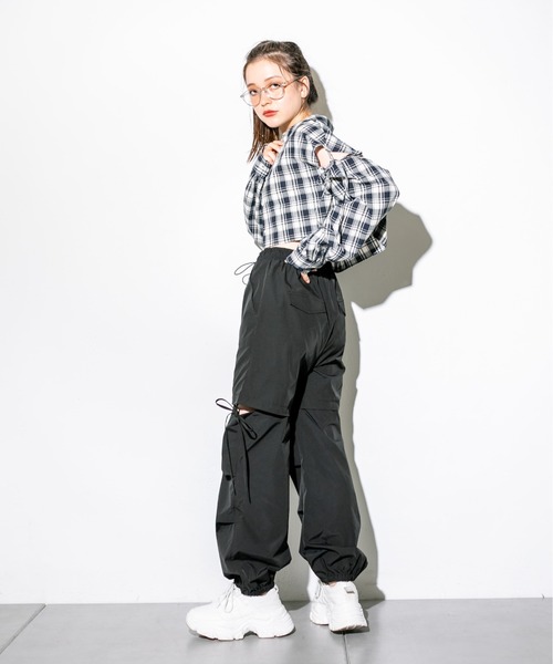 OLIVE des OLIVE（オリーブデオリーブ）の「サイドオープンカーゴパンツ　1032020010（カーゴパンツ・レディース・ブラック/ピンク/オフホワイト/ラベンダー・FREE）」の19枚目の写真