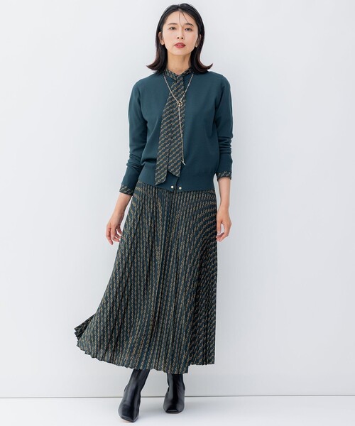 23区(ニジュウサンク)の「【アンサンブル対応】ヴィスコースストレッチ カーディガン(カーディガン/ボレロ・レディース・レッド系/ベージュ系/ネイビー系/ダークグリーン系/ブラック系・32)」の7枚目の写真