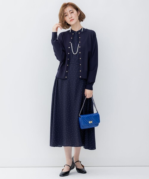 23区(ニジュウサンク)の「【アンサンブル対応】ヴィスコースストレッチ カーディガン(カーディガン/ボレロ・レディース・レッド系/ベージュ系/ネイビー系/ダークグリーン系/ブラック系・32)」の16枚目の写真
