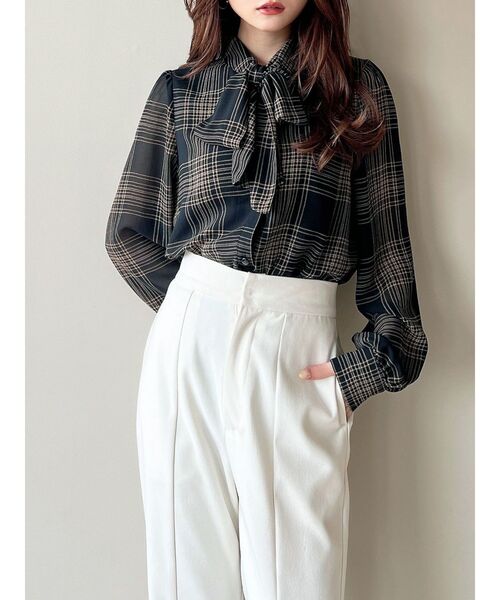 RESEXXY（リゼクシー）の「シアースリーブボウタイブラウス（シャツ/ブラウス・レディース・その他1/アイボリー/ブラック/その他・FREE）」の4枚目の写真