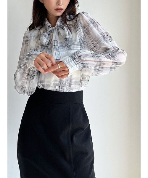 RESEXXY（リゼクシー）の「シアースリーブボウタイブラウス（シャツ/ブラウス・レディース・その他1/アイボリー/ブラック/その他・FREE）」の3枚目の写真