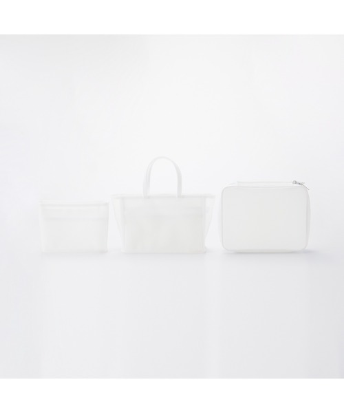 無印良品(ムジルシリョウヒン)の「EVAスパポーチ S 約13.5×20×5.5cm(ポーチ・レディース・ホワイト・S)」の7枚目の写真