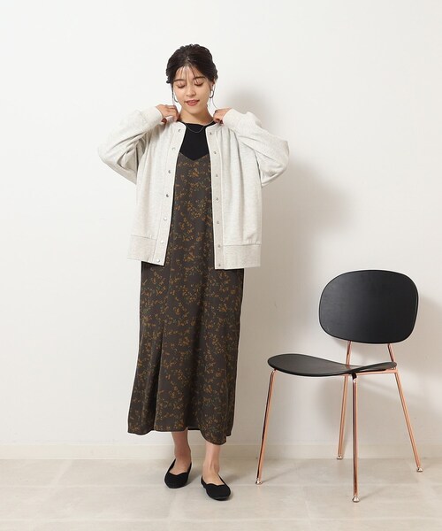 SHOO・LA・RUE（シューラルー）の「◆カジュアル過ぎない 裏毛 ドットボタン カーディガン（カーディガン/ボレロ・レディース・アイボリー/ダークオレンジ/グレー/ブラック・03/02/04）」の5枚目の写真