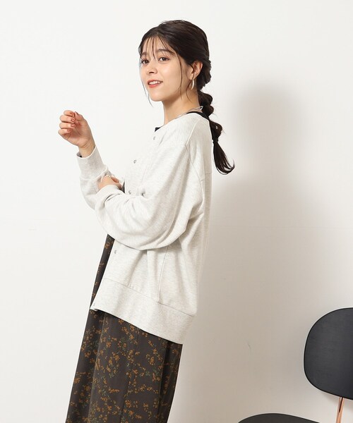 SHOO・LA・RUE（シューラルー）の「◆カジュアル過ぎない 裏毛 ドットボタン カーディガン（カーディガン/ボレロ・レディース・アイボリー/ダークオレンジ/グレー/ブラック・03/02/04）」の9枚目の写真