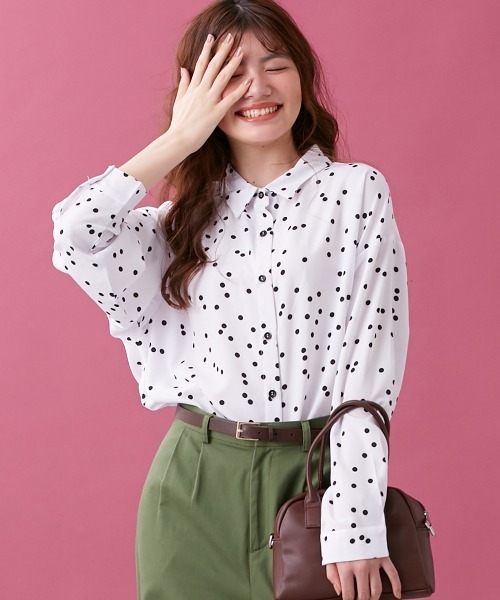 Le temps riche(ルタンリッシュ)の「ドットプリントシャツ<Le temps riche>(シャツ/ブラウス・レディース・ブラック/グリーン/オフホワイト・M/L)」の1枚目の写真