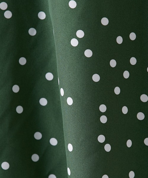 Le temps riche(ルタンリッシュ)の「ドットプリントシャツ<Le temps riche>(シャツ/ブラウス・レディース・ブラック/グリーン/オフホワイト・M/L)」の5枚目の写真