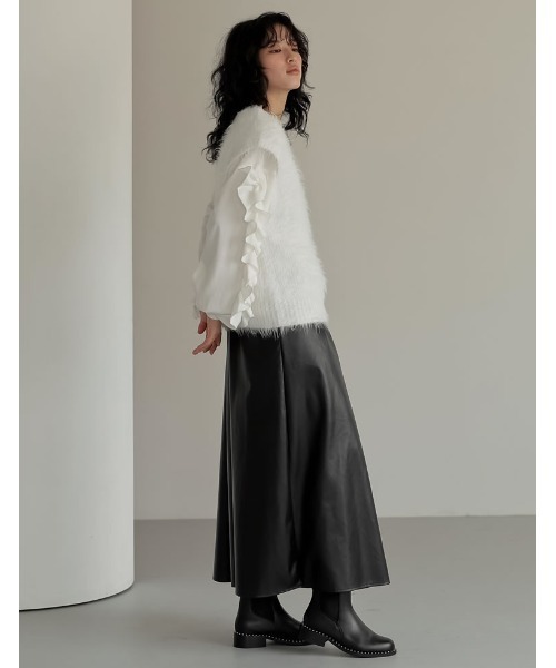 Re:EDIT（リエディ）の「[新色追加][2023A/W COLLECTION][低身長サイズ有]フェイクレザーロングフレアスカート（スカート・レディース・ブラック/アイボリー・MEDIUM/SHORT/LARGE）」の5枚目の写真