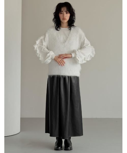 Re:EDIT（リエディ）の「[新色追加][2023A/W COLLECTION][低身長サイズ有]フェイクレザーロングフレアスカート（スカート・レディース・ブラック/アイボリー・MEDIUM/SHORT/LARGE）」の4枚目の写真