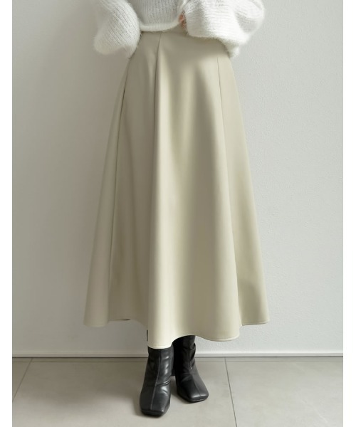 Re:EDIT（リエディ）の「[新色追加][2023A/W COLLECTION][低身長サイズ有]フェイクレザーロングフレアスカート（スカート・レディース・ブラック/アイボリー・MEDIUM/SHORT/LARGE）」の11枚目の写真