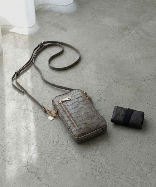 FUNALIVE（ファンアライブ）の「Pisoraro エコバッグ付き スマホポシェット（ショルダーバッグ・レディース・グレイッシュベージュ/スモークピンク/ブラック/ホワイト系その他/ライトグリーン/サーモンピンク/ブラウン系/ブラウン/グレー系その他/グレイッシュブルー/ライトイエロー/ネイビー/ブラック系その他/ラベンダー/レッド/グレー系/ダークグリーン/マジェンタ/ホワイト×ブラック/シルバー/グレー/ベージュ/パイソン/グリーン/ブラック系その他2/アイボリー/グレー系その他2/ブルー系その他/ベージュ系その他・FREE）」の8枚目の写真