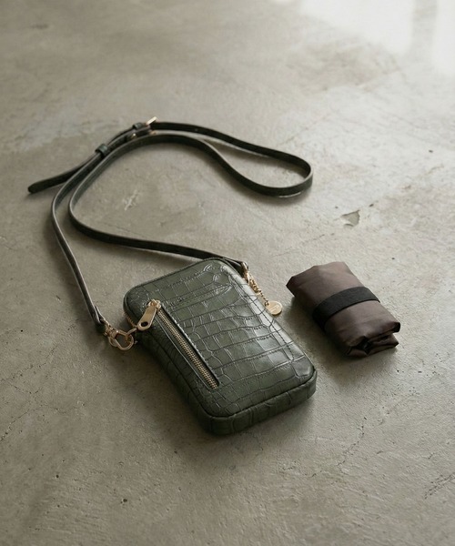 FUNALIVE（ファンアライブ）の「Pisoraro エコバッグ付き スマホポシェット（ショルダーバッグ・レディース・グレイッシュベージュ/スモークピンク/ブラック/ホワイト系その他/ライトグリーン/サーモンピンク/ブラウン系/ブラウン/グレー系その他/グレイッシュブルー/ライトイエロー/ネイビー/ブラック系その他/ラベンダー/レッド/グレー系/ダークグリーン/マジェンタ/ホワイト×ブラック/シルバー/グレー/ベージュ/パイソン/グリーン/ブラック系その他2/アイボリー/グレー系その他2/ブルー系その他/ベージュ系その他・FREE）」の16枚目の写真