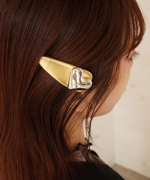 BARELY BLUE（ベアリーブルー）の「【 BARELY BLUE / ベアリーブルー 】 メタリック ハート ヘアピン（ヘアピン・レディース・ゴールド/ブラック/シルバー・FREE）」の4枚目の写真