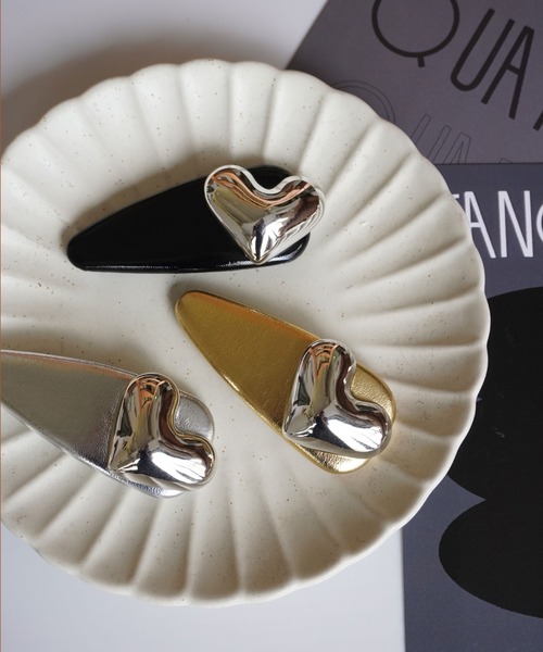 BARELY BLUE（ベアリーブルー）の「【 BARELY BLUE / ベアリーブルー 】 メタリック ハート ヘアピン（ヘアピン・レディース・ゴールド/ブラック/シルバー・FREE）」の5枚目の写真