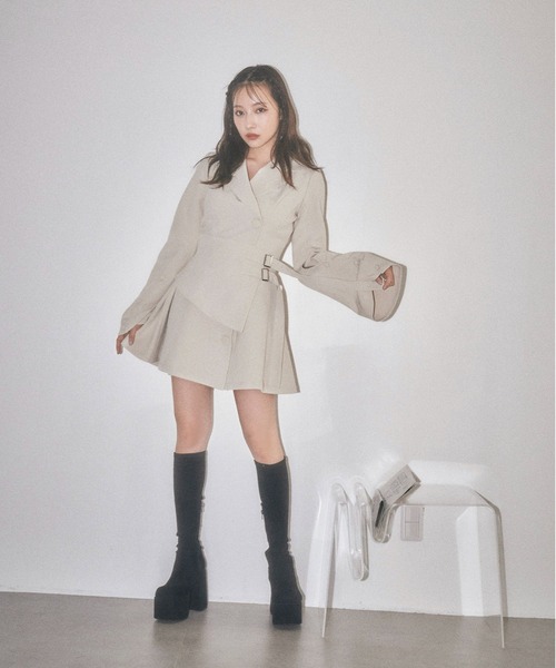 ANDGEEBEE（アンジービー）の「サッシュベルトジャケットワンピ（ワンピース・レディース・アイボリー/ブラック・FREE）」の6枚目の写真