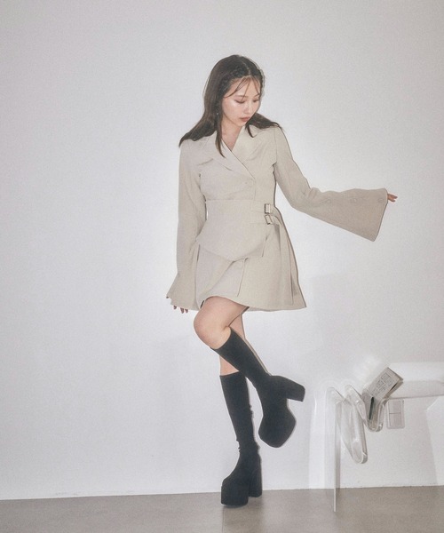 ANDGEEBEE（アンジービー）の「サッシュベルトジャケットワンピ（ワンピース・レディース・アイボリー/ブラック・FREE）」の7枚目の写真