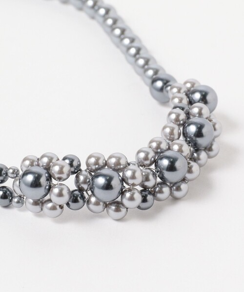 Ray BEAMS（レイビームス）の「Ray BEAMS / グレー パール ショート ネックレス（ネックレス・レディース・グレー・ONE SIZE）」の4枚目の写真