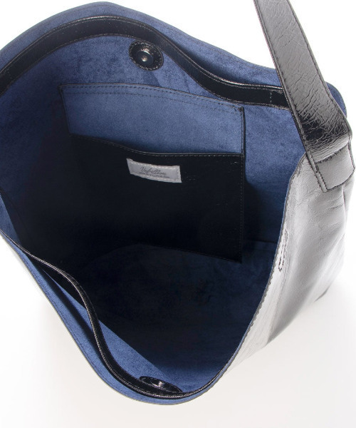 cache cache(カシュ カシュ)の「カシュカシュ cachecache / クラッシュメタリック2wayホーボーショルダー(ショルダーバッグ・レディース・シルバー/ブラック/シルバー系その他/ゴールド・FREE)」の8枚目の写真