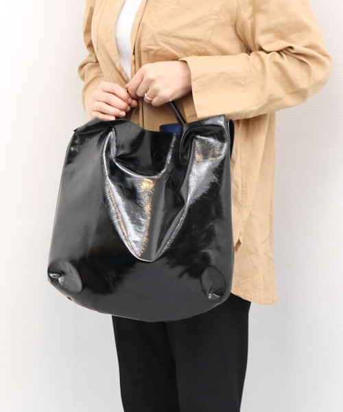 cache cache(カシュ カシュ)の「カシュカシュ cachecache / クラッシュメタリック2wayホーボーショルダー(ショルダーバッグ・レディース・シルバー/ブラック/シルバー系その他/ゴールド・FREE)」の13枚目の写真