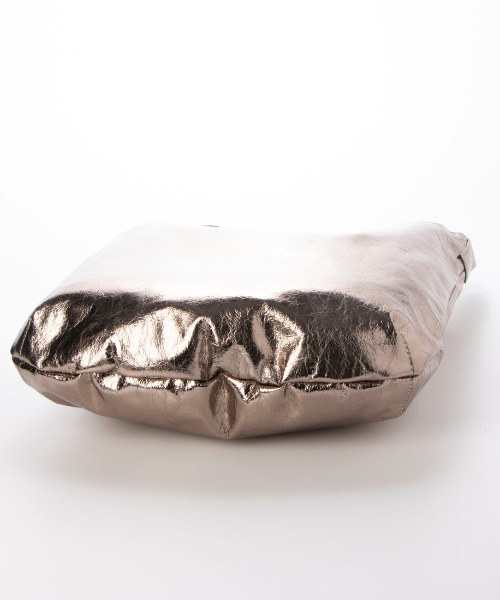 cache cache(カシュ カシュ)の「カシュカシュ cachecache / クラッシュメタリック2wayホーボーショルダー(ショルダーバッグ・レディース・シルバー/ブラック/シルバー系その他/ゴールド・FREE)」の16枚目の写真