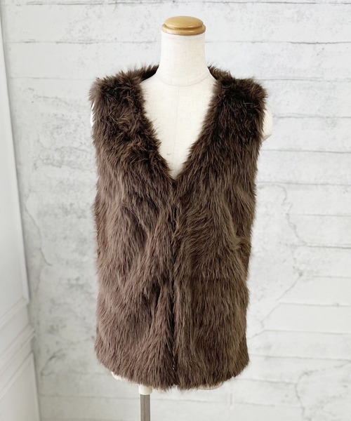Ulysses（ユリシス）の「フェイクファーベスト（ベスト・レディース・チャコールグレー/ブラウン・F）」の12枚目の写真