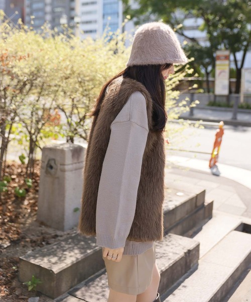 Ulysses（ユリシス）の「フェイクファーベスト（ベスト・レディース・チャコールグレー/ブラウン・F）」の11枚目の写真