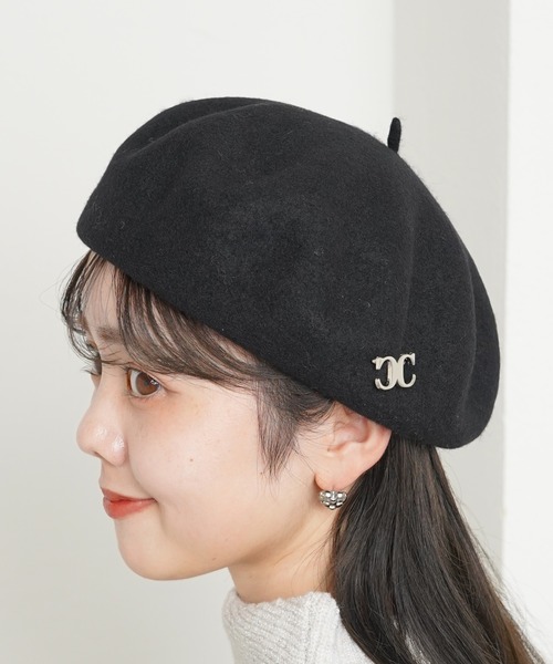 Chico(チコ)の「ピンバッチ付ベレー帽(ハンチング/ベレー帽・レディース・ブラック/グレイッシュベージュ/アイボリー・FREE)」の3枚目の写真